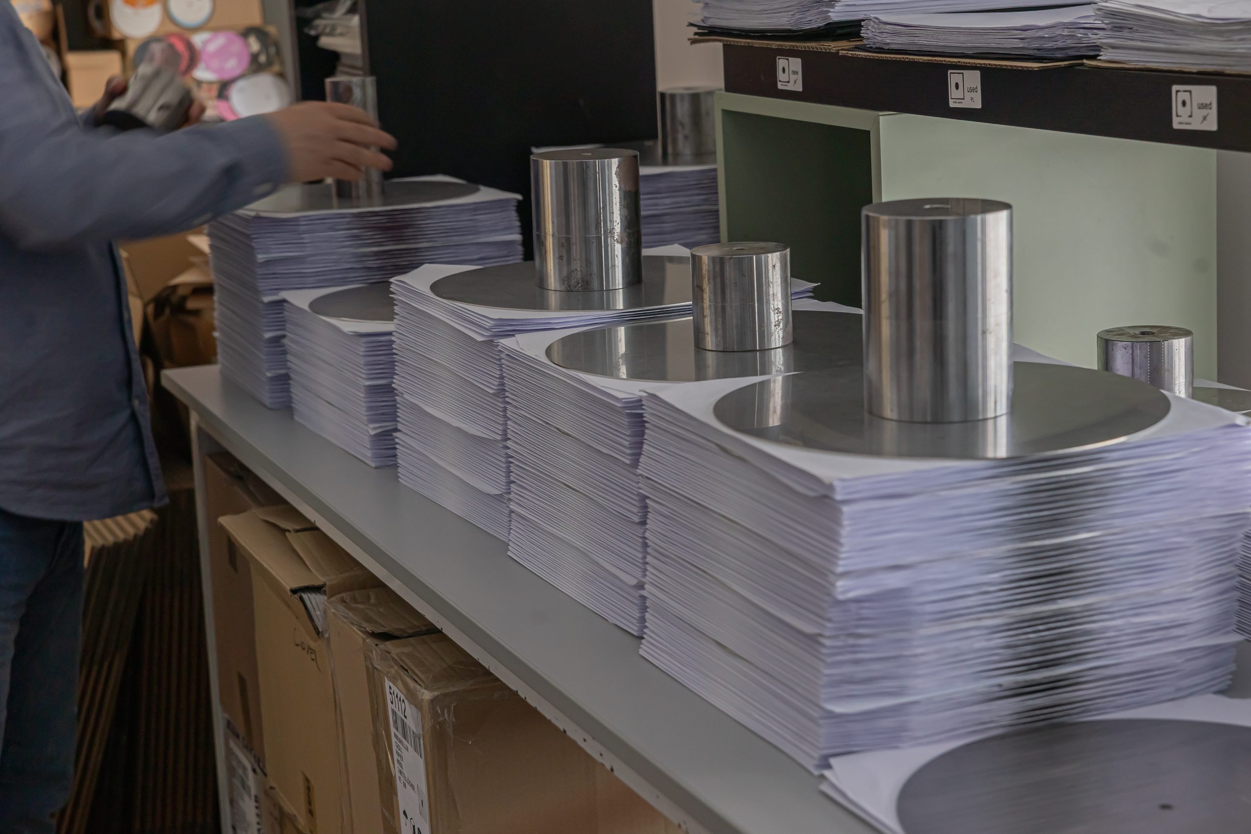Records in paper sleeves at Hanaton
