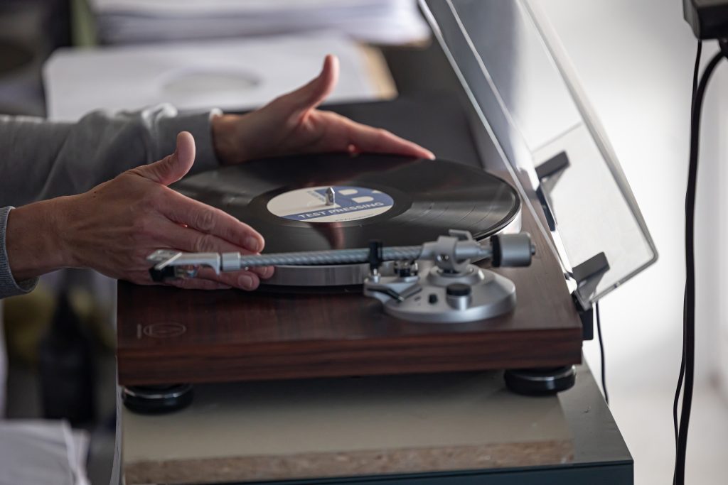 Cleaning records at home: a practical routine